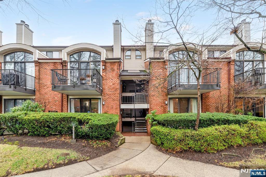 Teaneck, NJ 07666,7 London CT