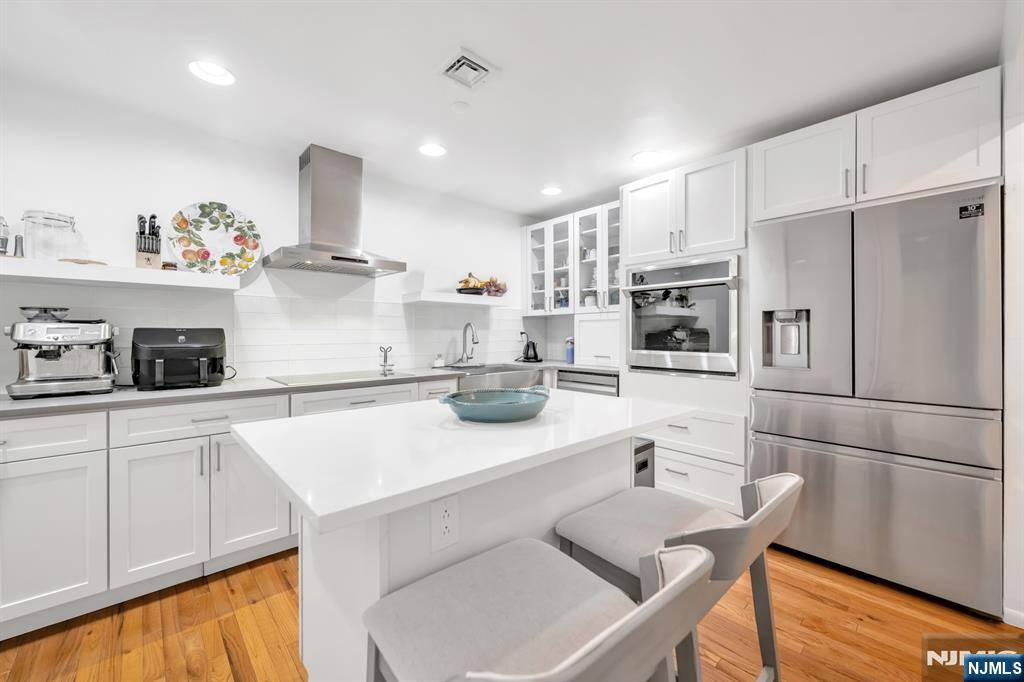 Teaneck, NJ 07666,7 London CT