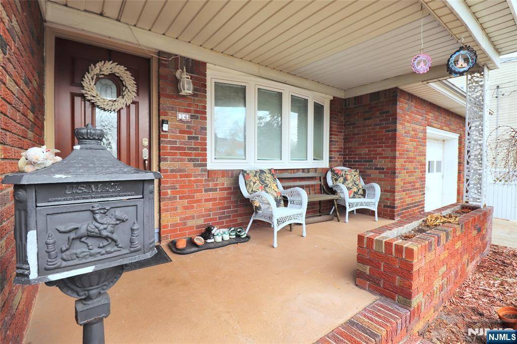 Saddle Brook, NJ 07663,14 Leonhardt DR