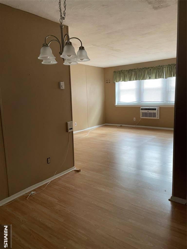 Bayonne, NJ 07002,37 W 32nd ST #106