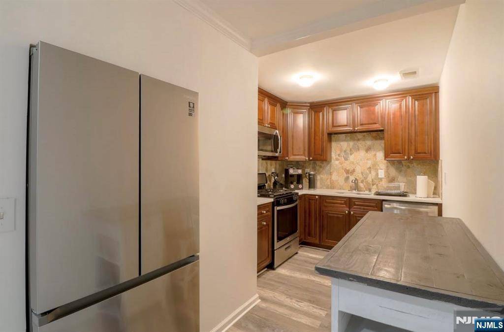 Newark, NJ 07103,262 Matthews DR #3207