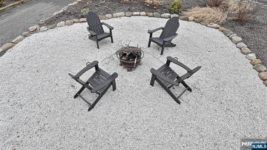 West Milford, NJ 07421,124 Point Breeze DR