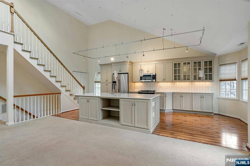 Ramsey, NJ 07446,601 Fairfax DR