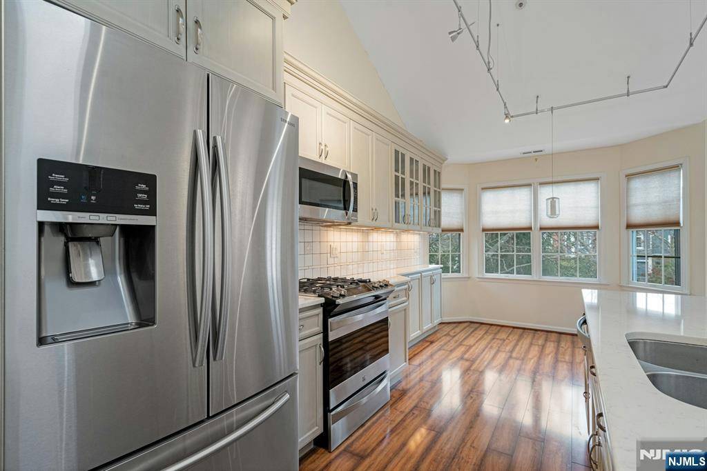 Ramsey, NJ 07446,601 Fairfax DR