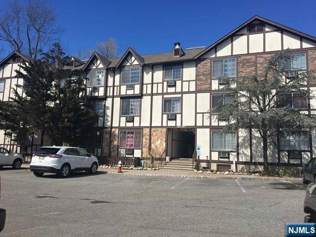 Mahwah, NJ 07430,2016 Hawthorne LN