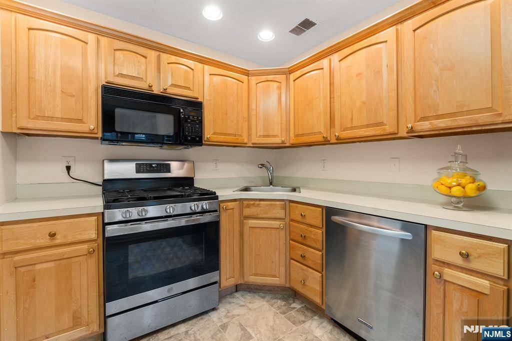 Mahwah, NJ 07430,2356 Pembroke CT