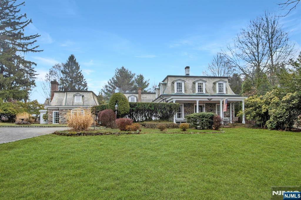 Saddle River, NJ 07458,136 Chestnut Ridge RD
