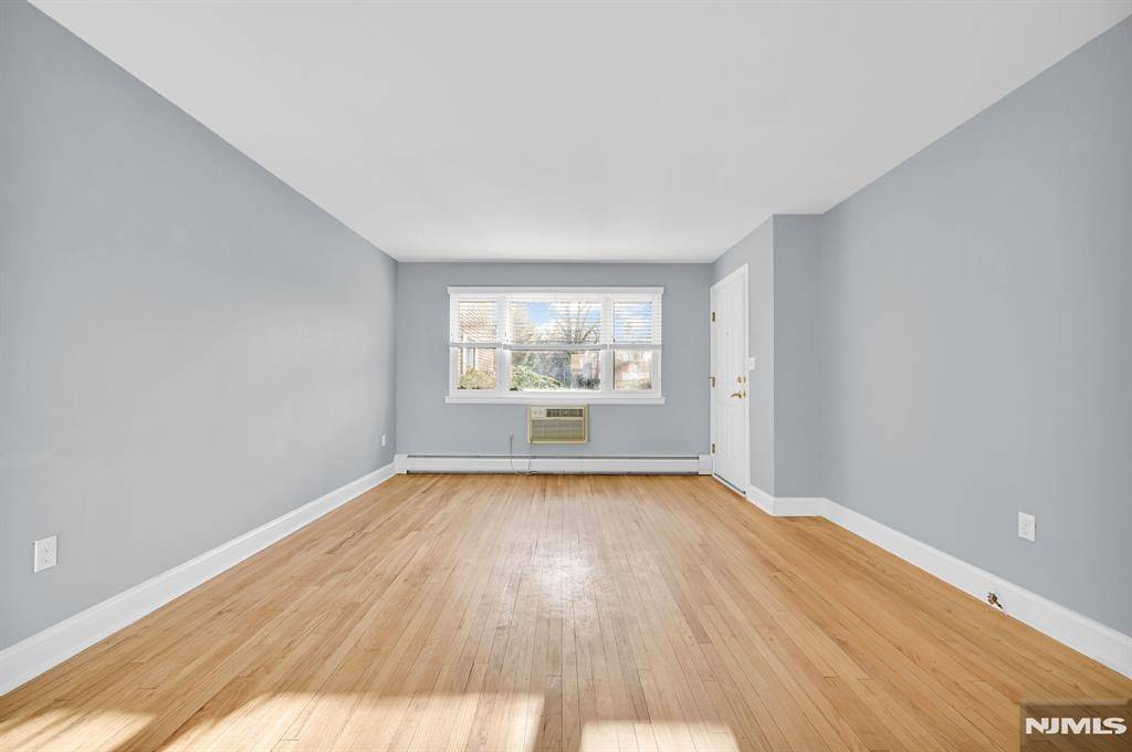 Wayne, NJ 07470,10 Manchester CT