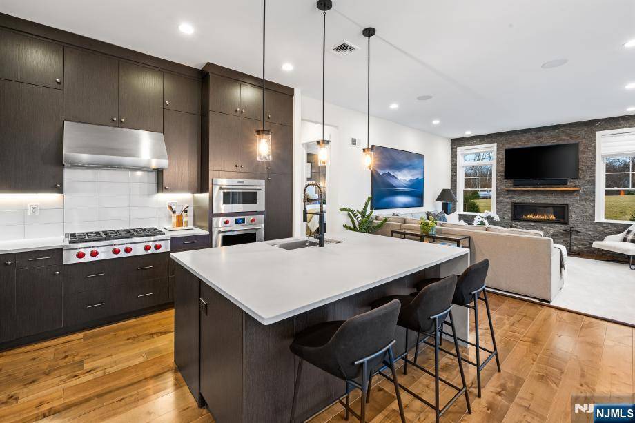 River Vale, NJ 07675,85 Woodmont CIR