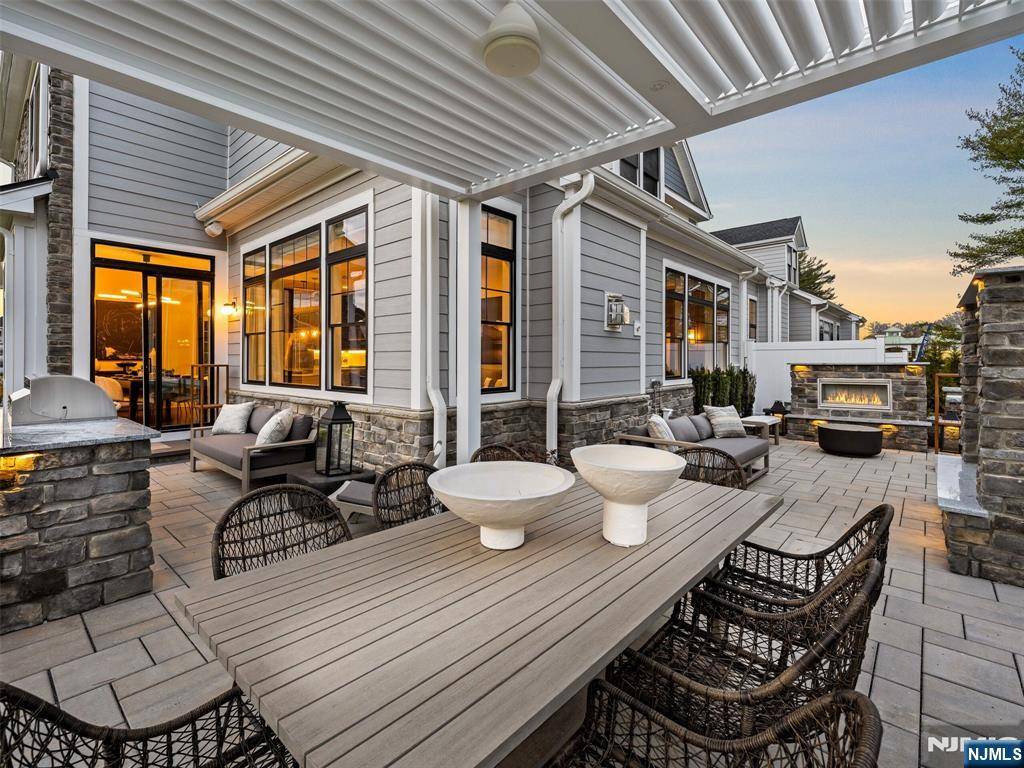 River Vale, NJ 07675,85 Woodmont CIR