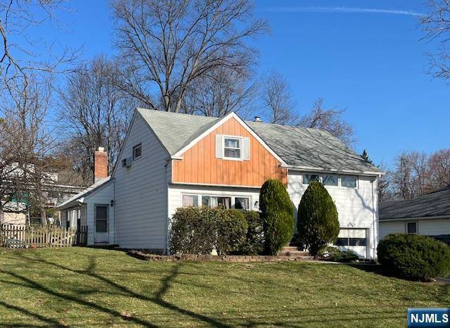 Teaneck, NJ 07666,920 E Lawn DR