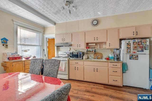 Woodland Park, NJ 07424,512 McBride AVE
