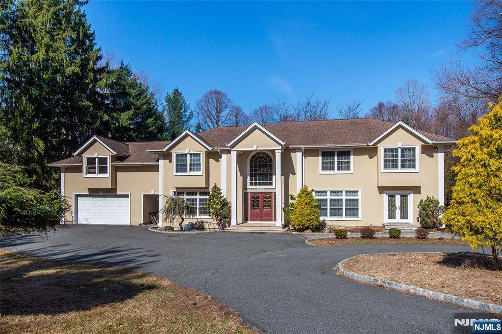 Oakland, NJ 07436,753 Ramapo Valley RD
