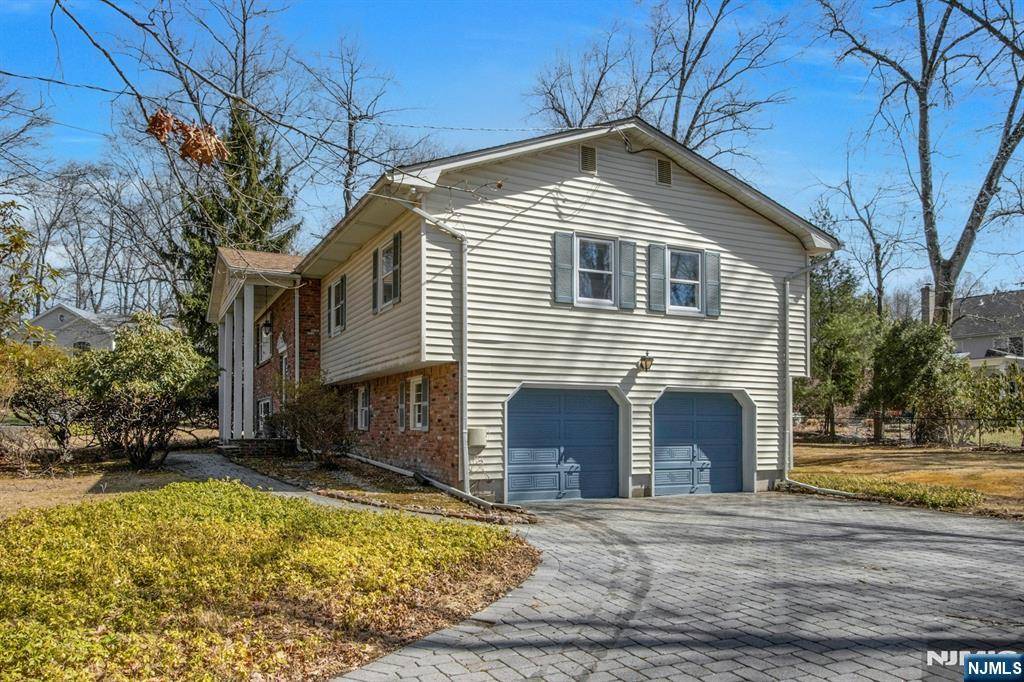 Old Tappan, NJ 07675,7 Merrywood CT