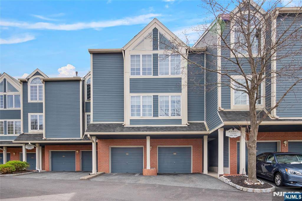 Ramsey, NJ 07446,198 Cambridge DR