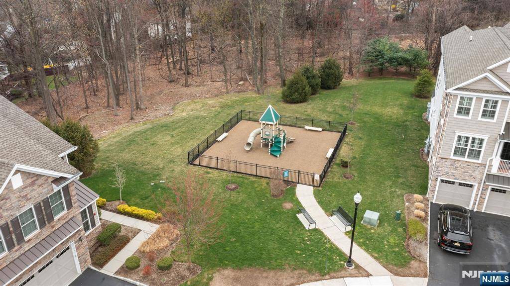 Montvale, NJ 07645,44 Autumn WAY