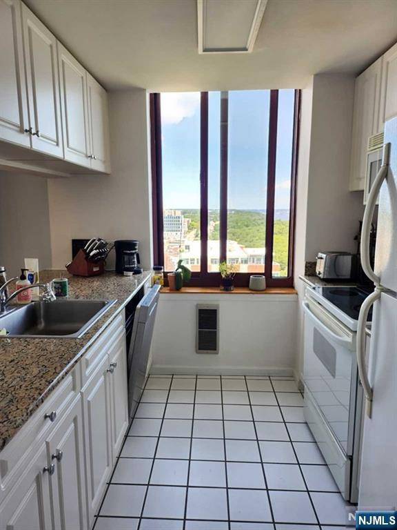 Fort Lee, NJ 07024,100 Old Palisade RD #3102