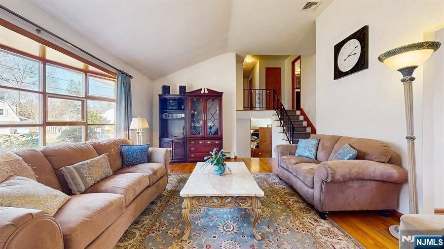 Demarest, NJ 07627,123 Lenox AVE