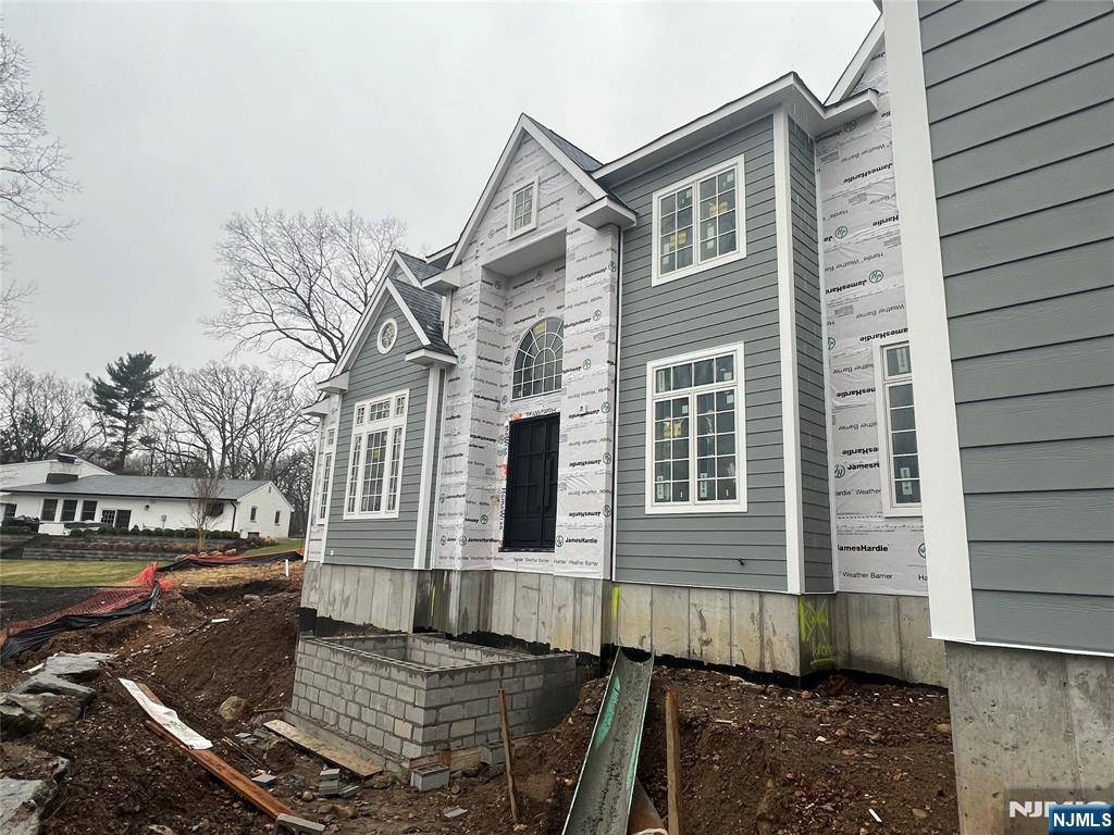 Franklin Lakes, NJ 07417,249 Terrace RD