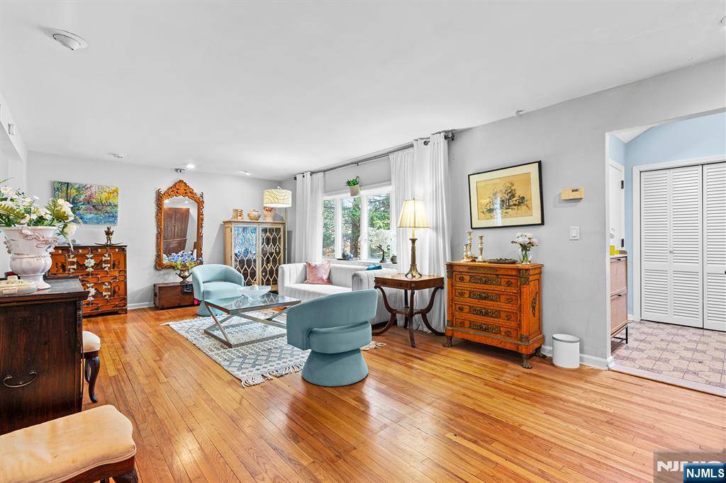 Closter, NJ 07624,123 Demarest AVE