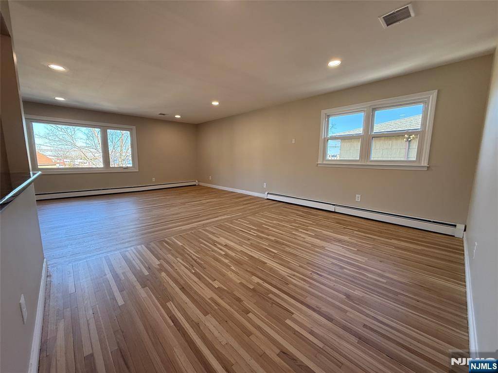 Edgewater, NJ 07020,Address not disclosed