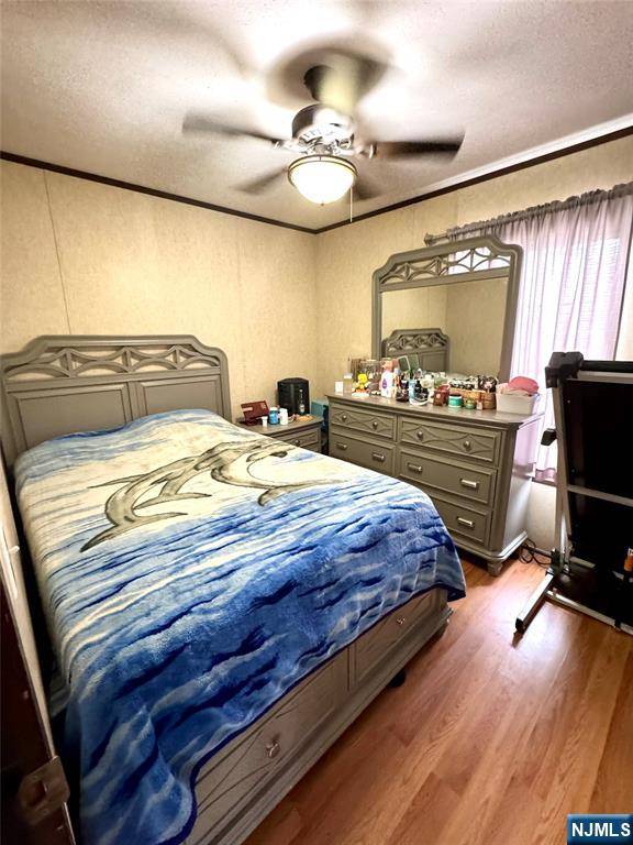 Moonachie, NJ 07074,36 Helen DR