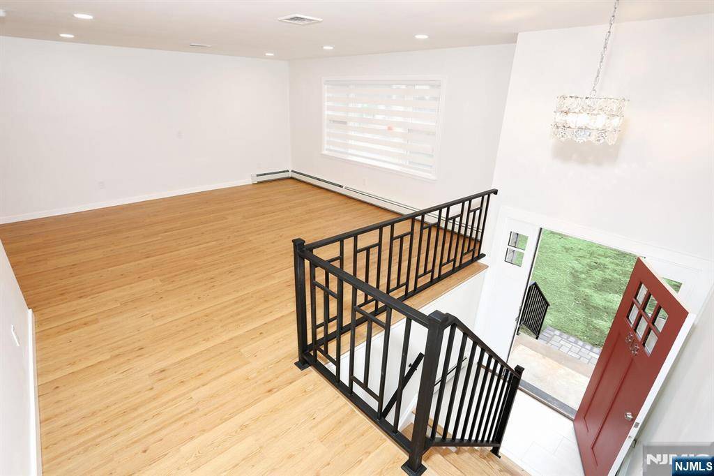 Northvale, NJ 07647,318 High ST