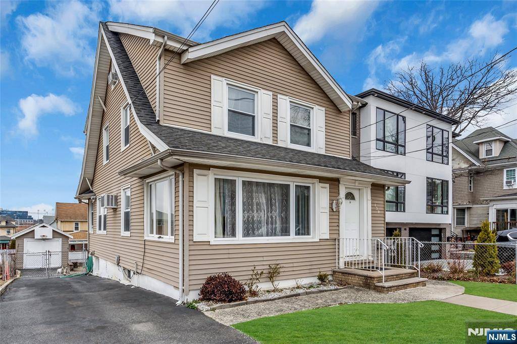 Palisades Park, NJ 07650,139 Grand AVE