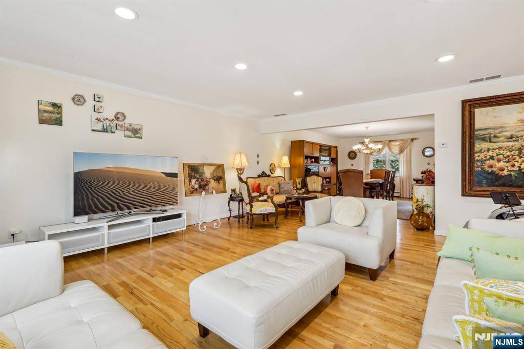 Englewood Cliffs, NJ 07632,61 Anderson AVE