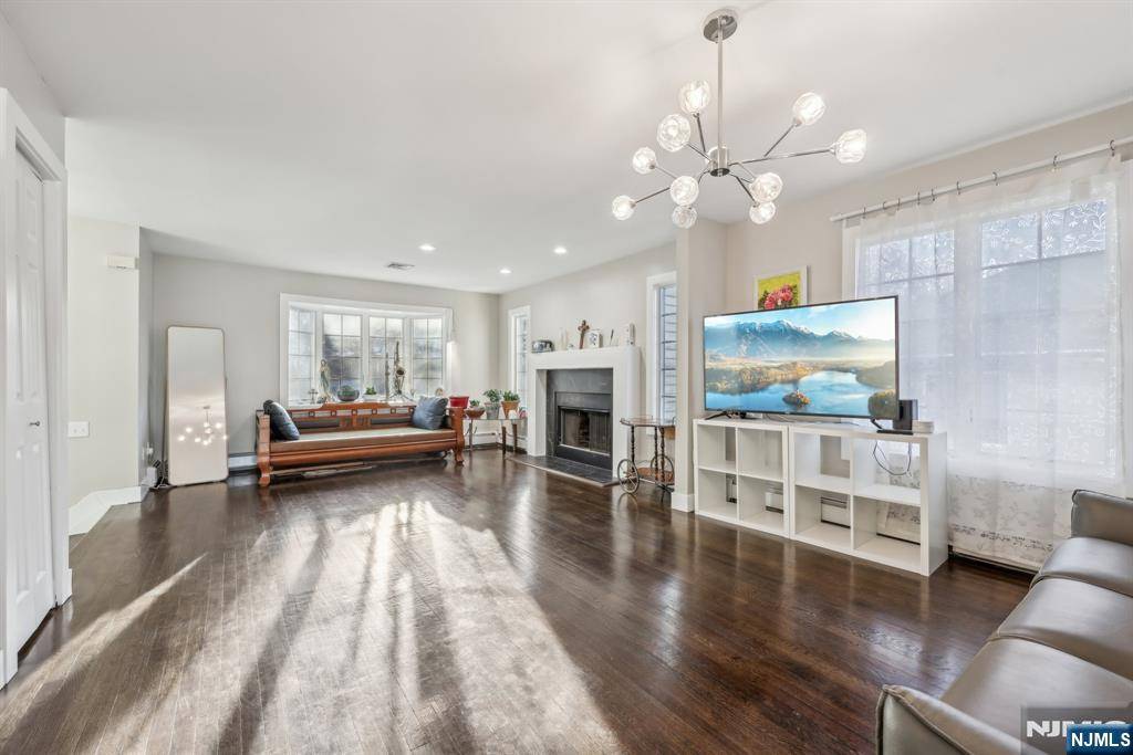 Englewood, NJ 07631,455 S Grandview AVE #4