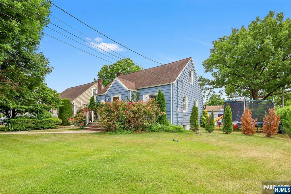 Fair Lawn, NJ 07410,1-06 Lyons AVE