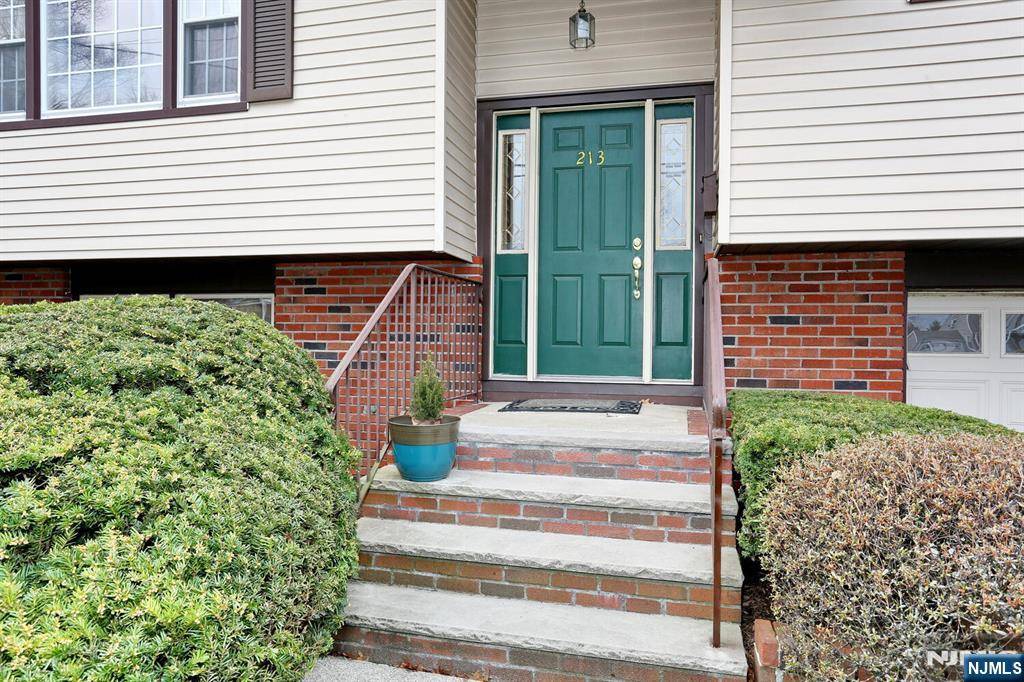 Emerson, NJ 07630,213 Lincoln BLVD