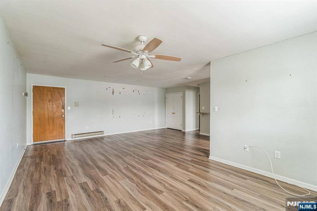 Belleville, NJ 07109,21-29 Barnett LN #C12,