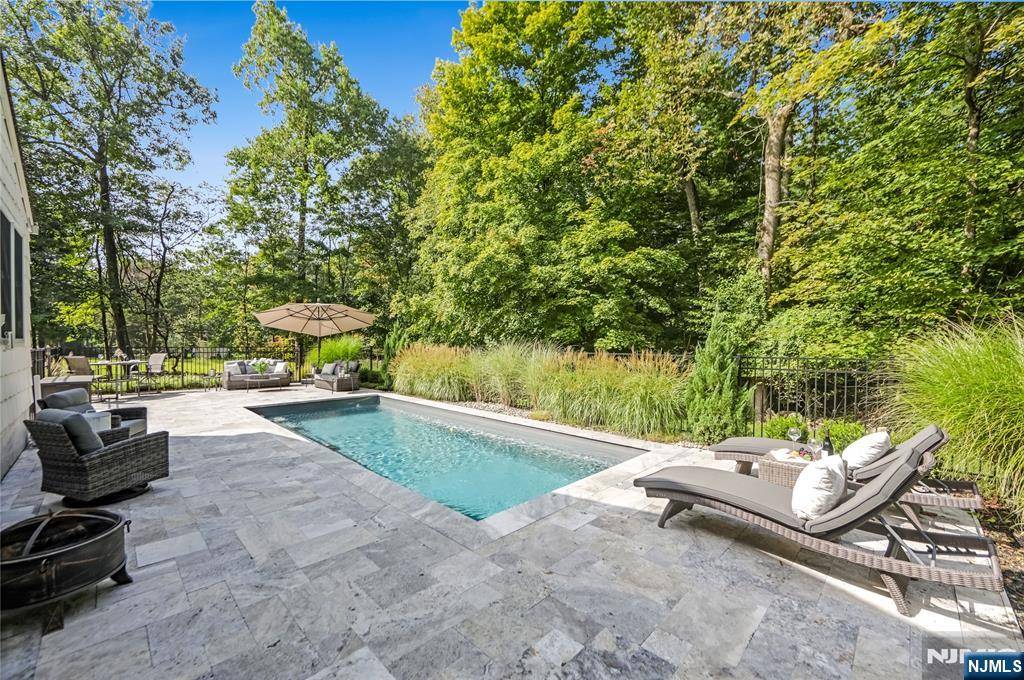 Upper Saddle River, NJ 07458,15 Fieldstone LN