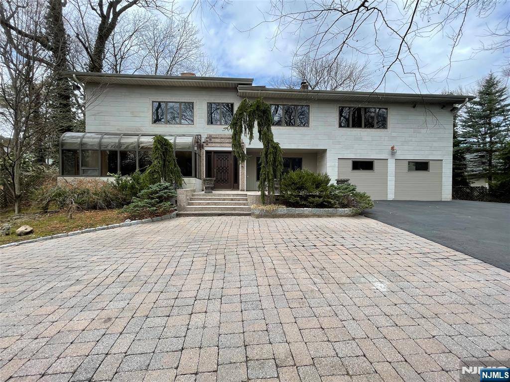 Englewood, NJ 07631,348 Jones RD