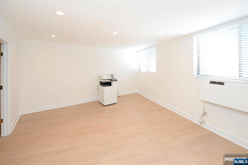 Hackensack, NJ 07601,235 Prospect AVE #2 / LE
