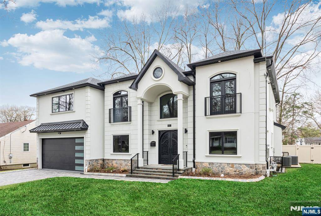 Paramus, NJ 07652,88 Benton RD