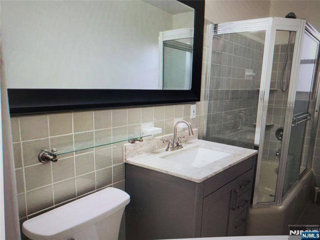 Fort Lee, NJ 07024,2340 Linwood AVE #5D