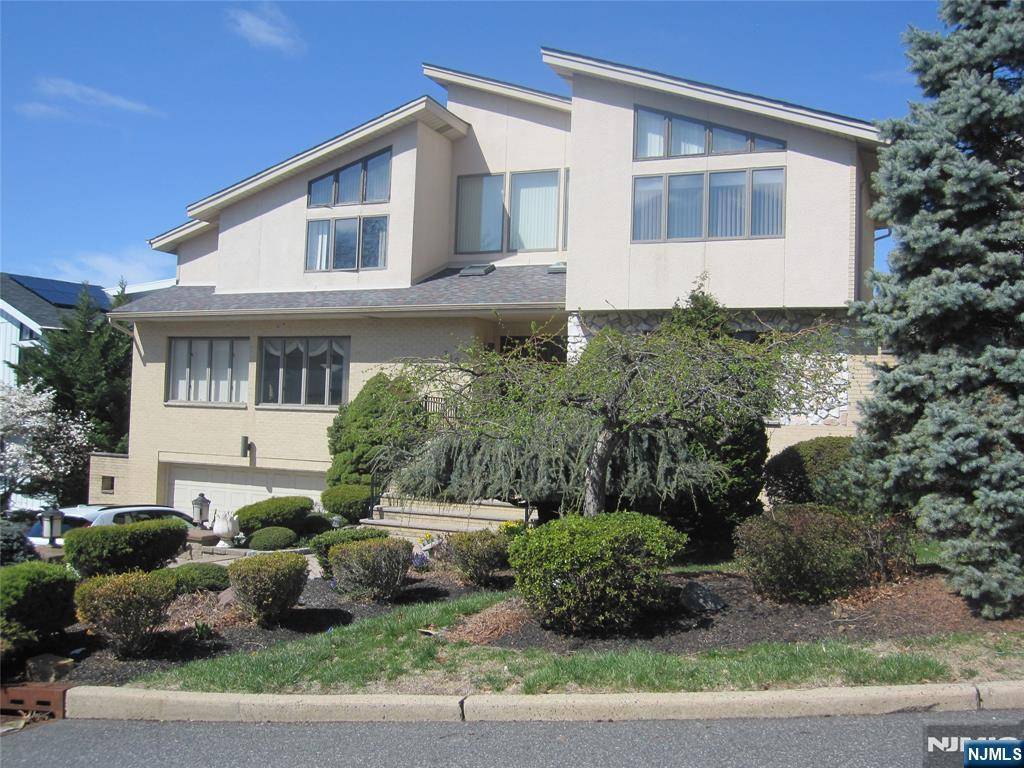 Englewood Cliffs, NJ 07632,312 Arthur AVE