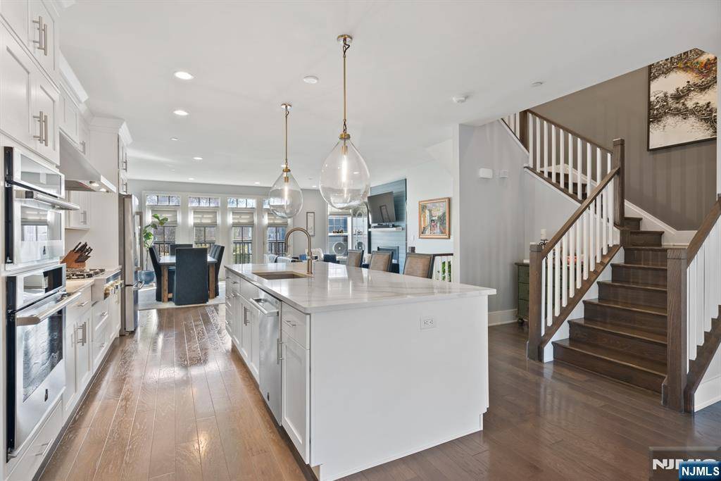 Montvale, NJ 07645,23 Cranberry LN