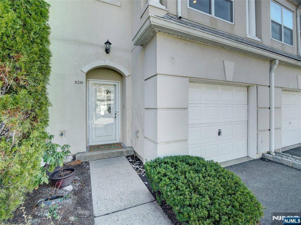 Wayne, NJ 07470,8210 Brittany DR