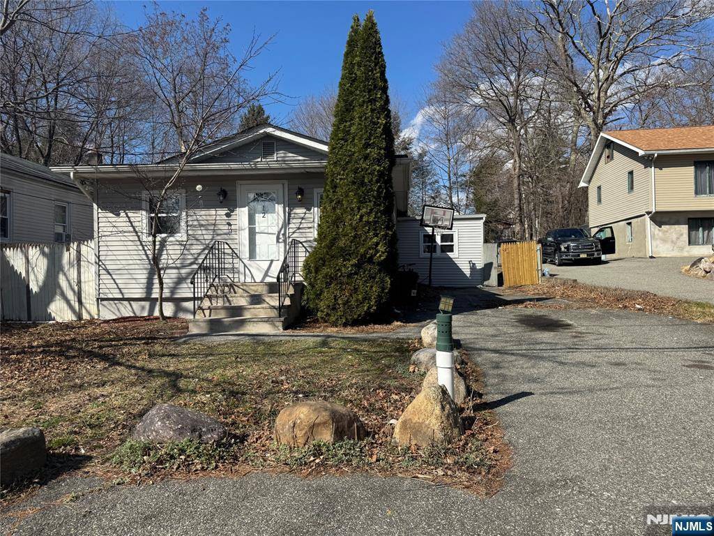 West Milford, NJ 07480,12 John ST