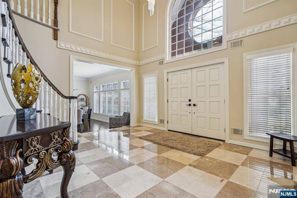 Livingston, NJ 07039,3 Windermere CT