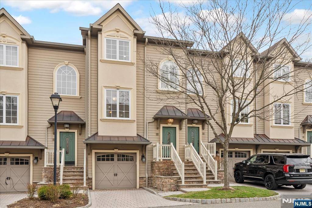 Glen Rock, NJ 07452,1 Glen Rock SQ #B3