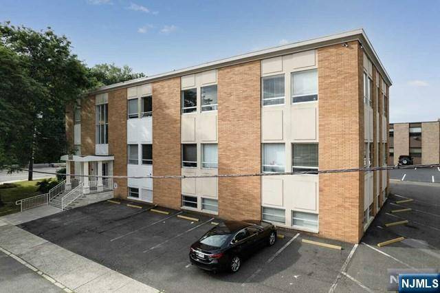 Englewood Cliffs, NJ 07632,550 Sylvan AVE #102