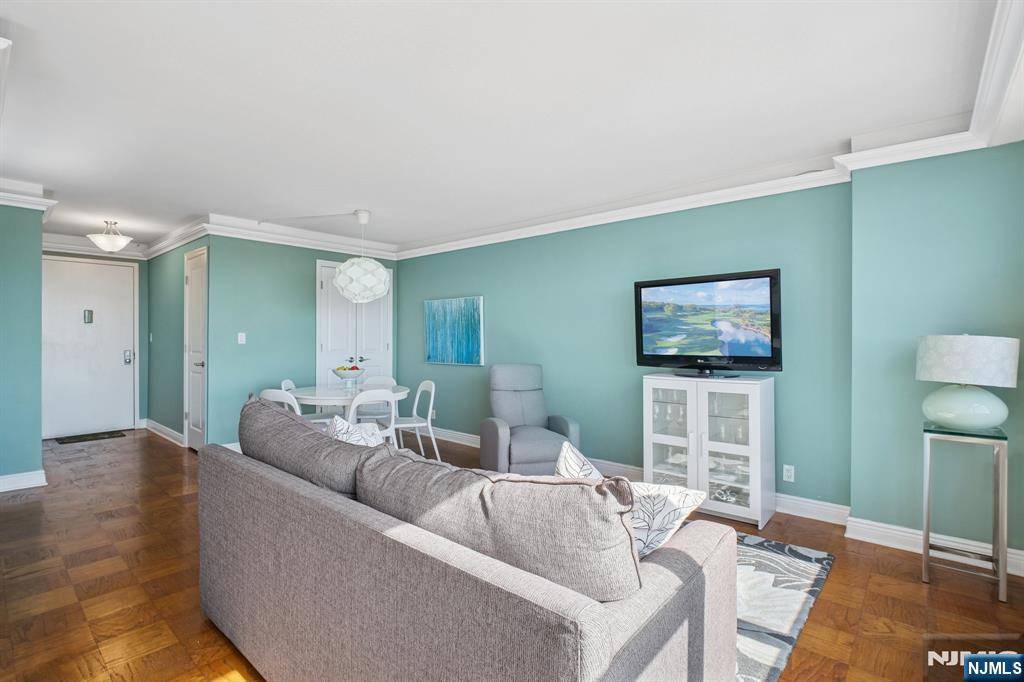 Union City, NJ 07087,500 Central AVE #1406