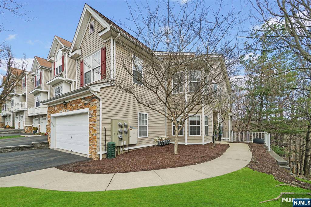 Pompton Lakes, NJ 07442,1510 Vista TER