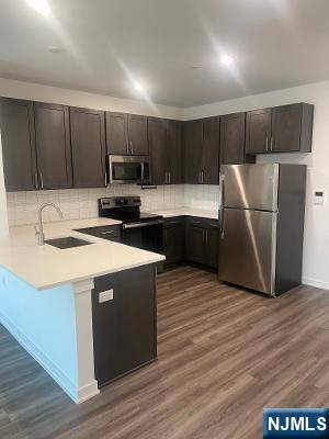 East Rutherford, NJ 07073,480 Paterson AVE #103