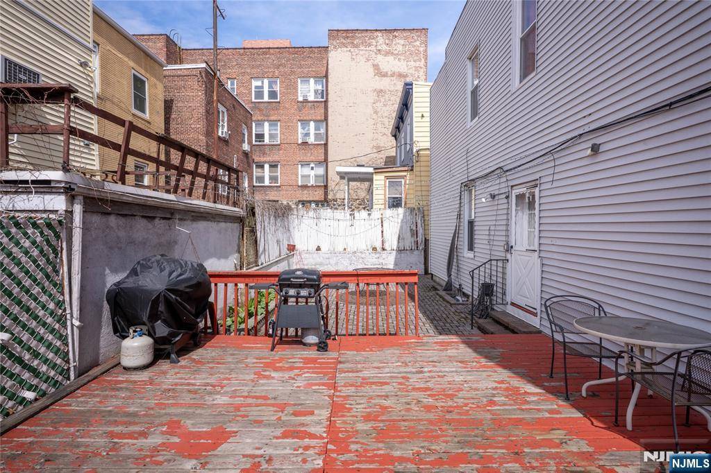 North Bergen, NJ 07047,1408 5th ST