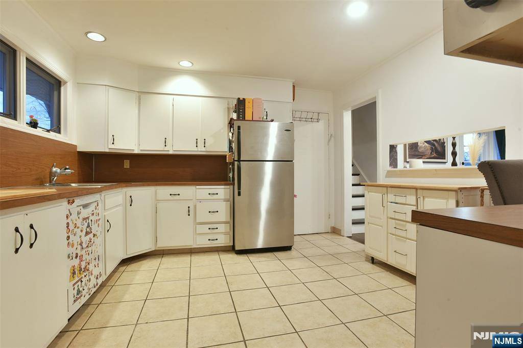 Hillsdale, NJ 07642,87 Stony Ridge DR